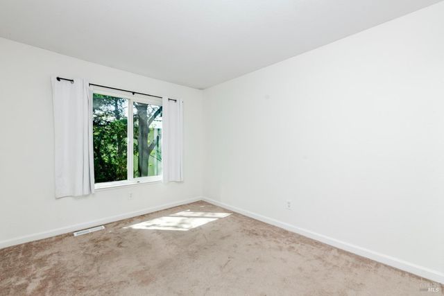 299 Shasta Dr #59, Vacaville, CA 95687