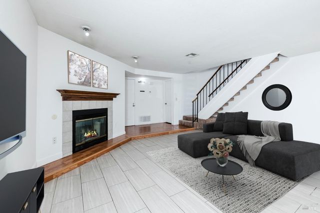 299 Shasta Dr #59, Vacaville, CA 95687