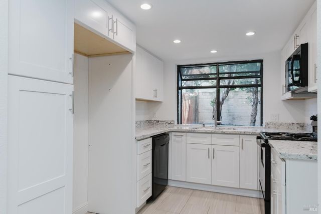 299 Shasta Dr #59, Vacaville, CA 95687