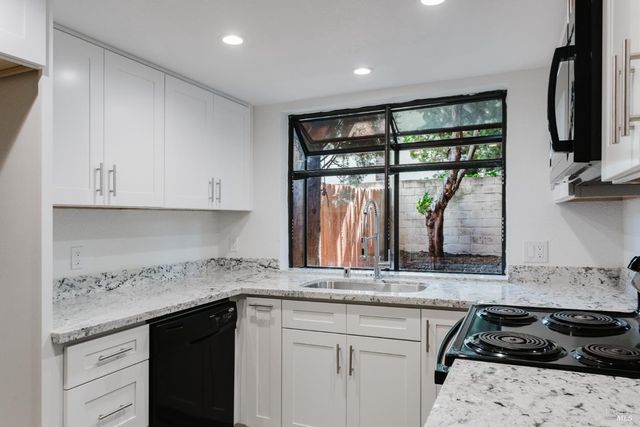 299 Shasta Dr #59, Vacaville, CA 95687
