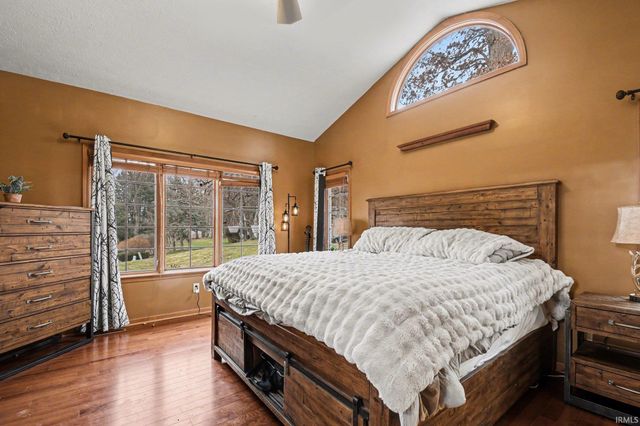 51823 westwood Forest Drive, South Bend, IN 46628