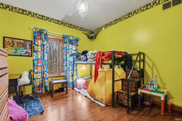 51823 westwood Forest Drive, South Bend, IN 46628