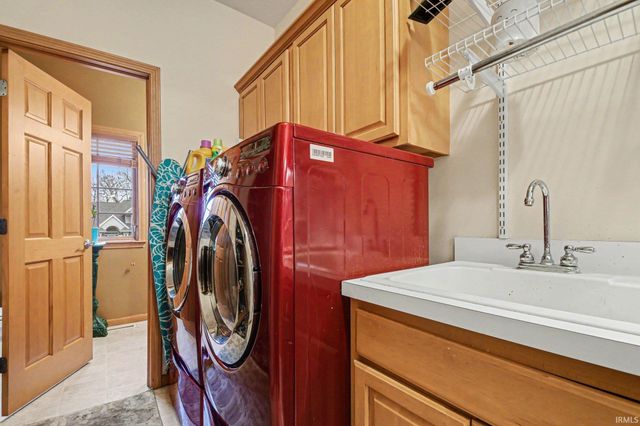 51823 westwood Forest Drive, South Bend, IN 46628