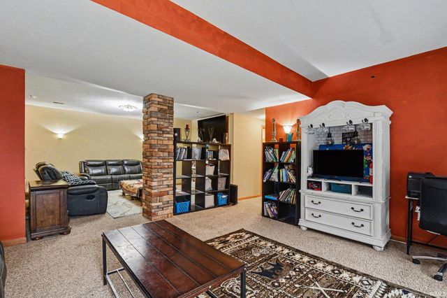 51823 westwood Forest Drive, South Bend, IN 46628