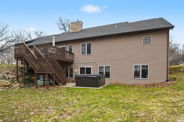 51823 westwood Forest Drive, South Bend, IN 46628