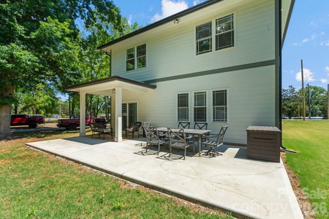 8925 Harrisburg Road, Charlotte, NC 28215