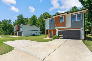 8925 Harrisburg Road, Charlotte, NC 28215