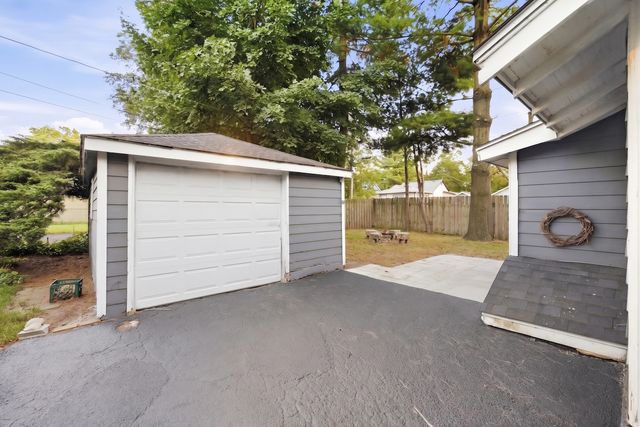 1401 Sherwood Avenue, Elgin, IL 60120