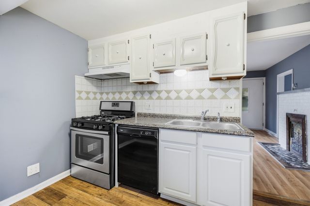 1401 Sherwood Avenue, Elgin, IL 60120
