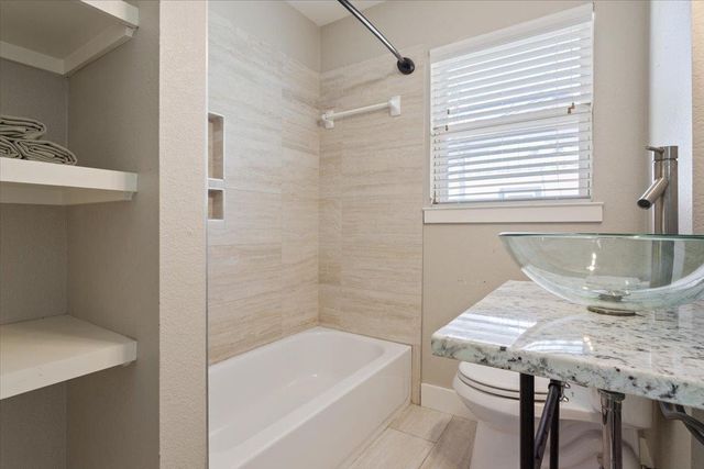 7407 Bethune Ave 1, Austin, TX 78752