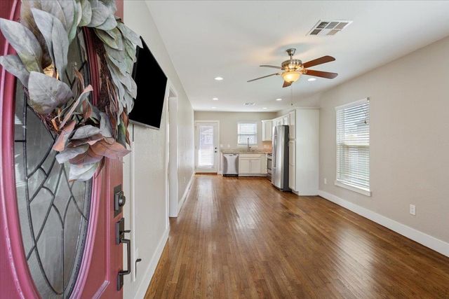 7407 Bethune Ave 1, Austin, TX 78752