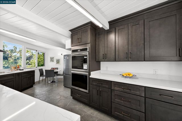 100 El Toyonal, Orinda, CA 94563