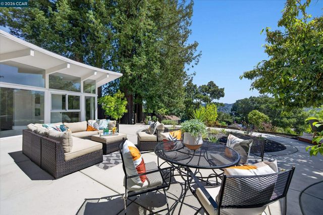 100 El Toyonal, Orinda, CA 94563