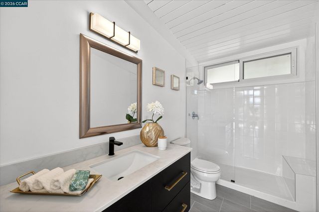 100 El Toyonal, Orinda, CA 94563