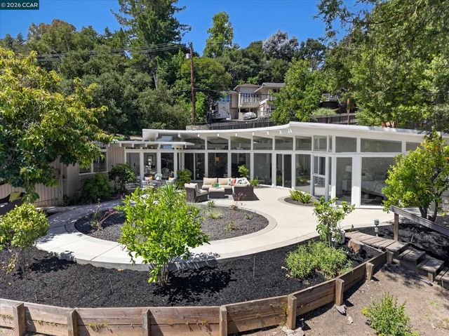 100 El Toyonal, Orinda, CA 94563