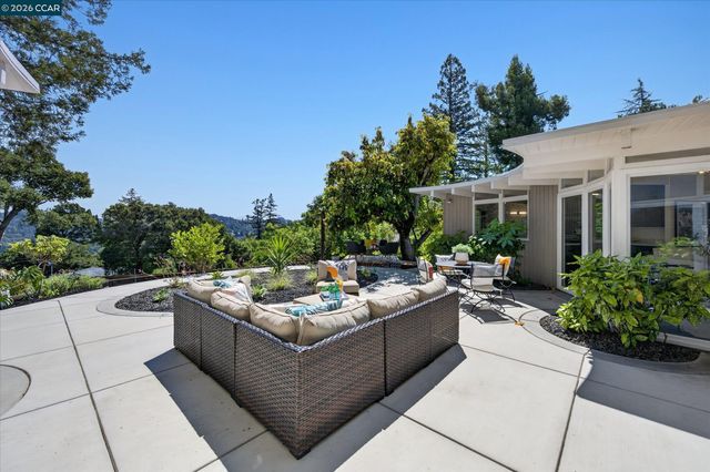 100 El Toyonal, Orinda, CA 94563