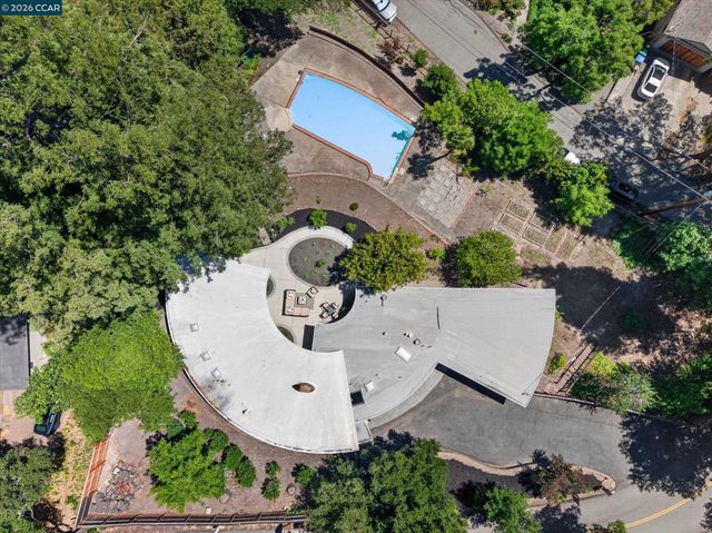 100 El Toyonal, Orinda, CA 94563