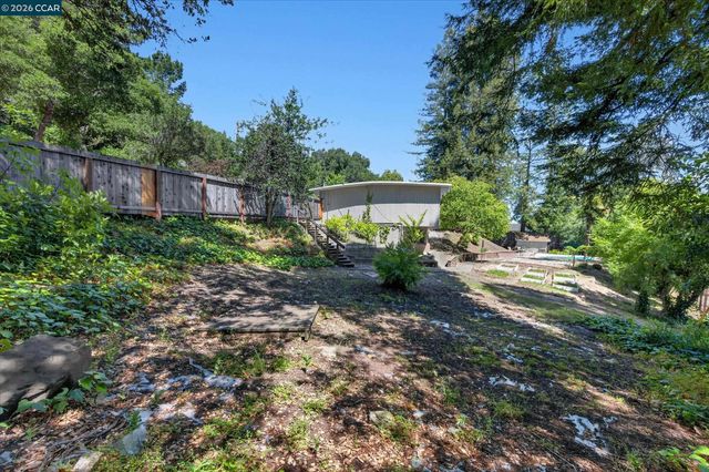 100 El Toyonal, Orinda, CA 94563
