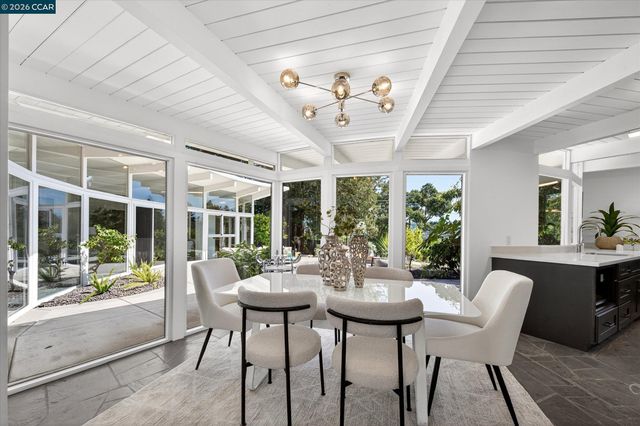 100 El Toyonal, Orinda, CA 94563