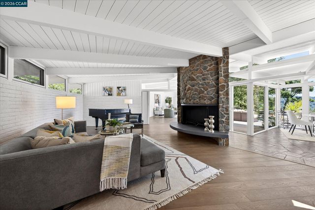 100 El Toyonal, Orinda, CA 94563