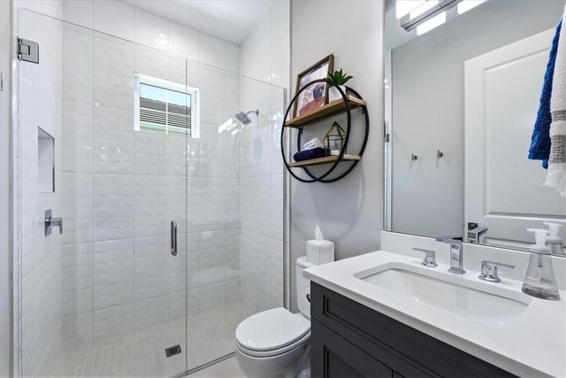 8254 PAVIA WAY, Lakewood Ranch, FL 34202