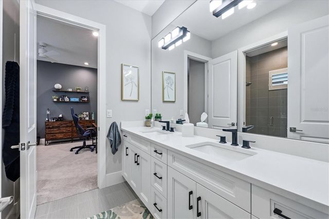 8254 PAVIA WAY, Lakewood Ranch, FL 34202
