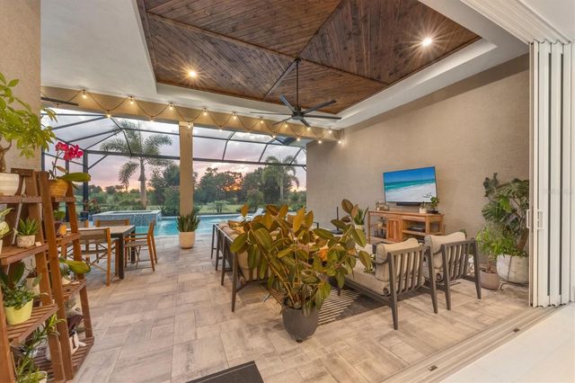 8254 PAVIA WAY, Lakewood Ranch, FL 34202