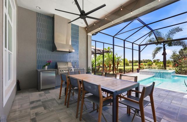 8254 PAVIA WAY, Lakewood Ranch, FL 34202
