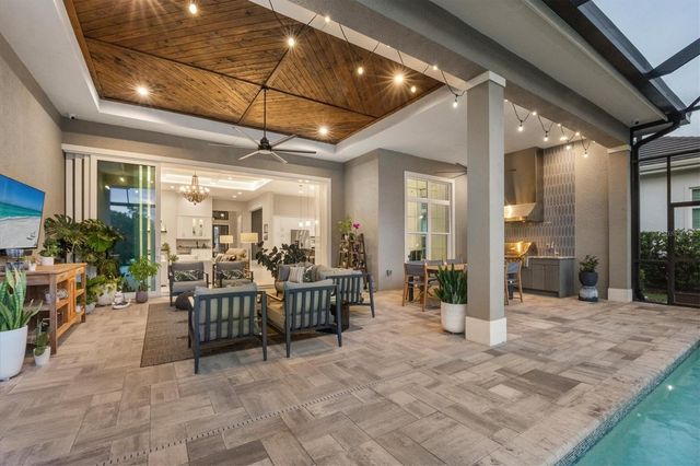 8254 PAVIA WAY, Lakewood Ranch, FL 34202