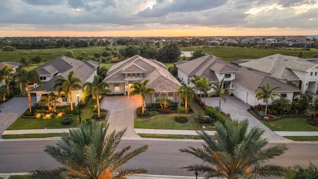 8254 PAVIA WAY, Lakewood Ranch, FL 34202