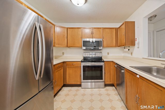 30 Rockledge Loop 30, Torrington, CT 06790