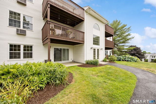 30 Rockledge Loop 30, Torrington, CT 06790