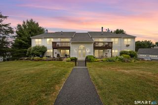 30 Rockledge Loop 30, Torrington, CT 06790