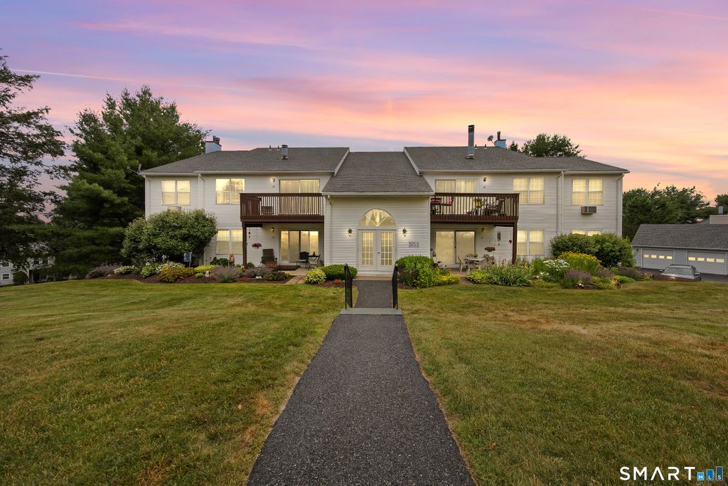 30 Rockledge Loop 30, Torrington, CT 06790