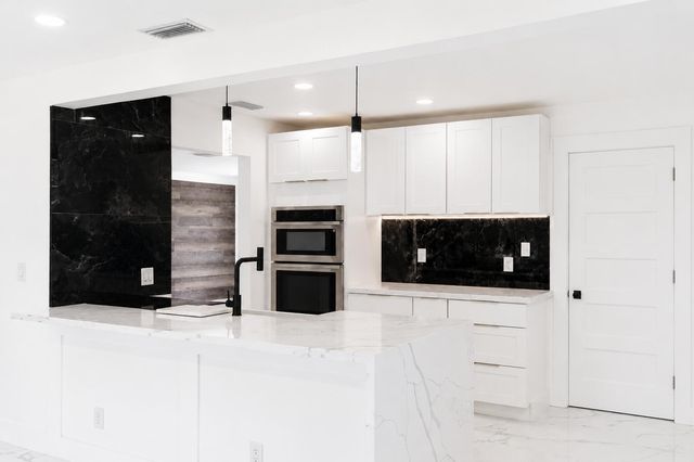 1009 Leisure Lane, Boynton Beach, FL 33426