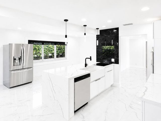 1009 Leisure Lane, Boynton Beach, FL 33426