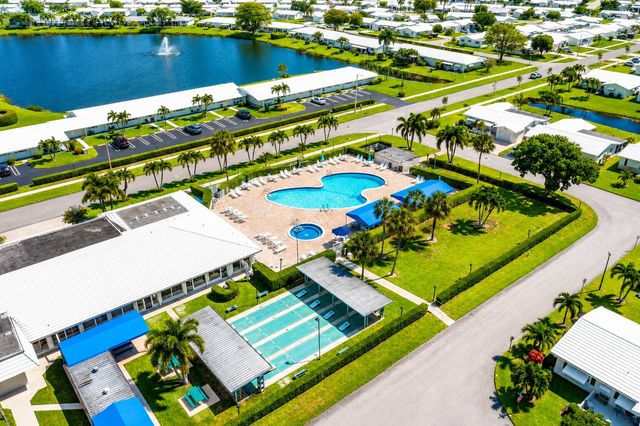 1009 Leisure Lane, Boynton Beach, FL 33426