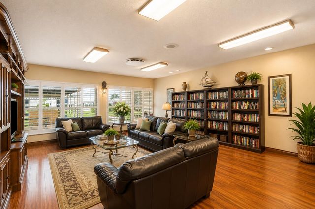 1009 Leisure Lane, Boynton Beach, FL 33426