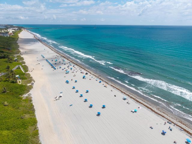 1009 Leisure Lane, Boynton Beach, FL 33426