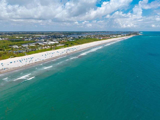 1009 Leisure Lane, Boynton Beach, FL 33426