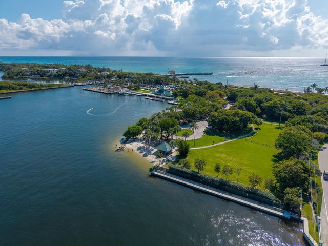 1009 Leisure Lane, Boynton Beach, FL 33426