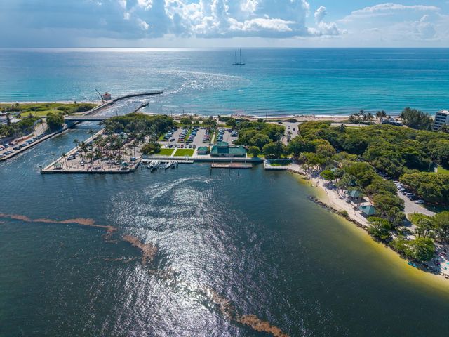 1009 Leisure Lane, Boynton Beach, FL 33426