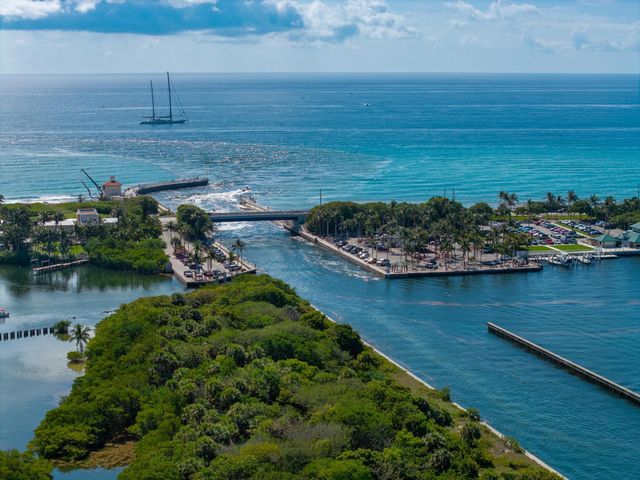 1009 Leisure Lane, Boynton Beach, FL 33426