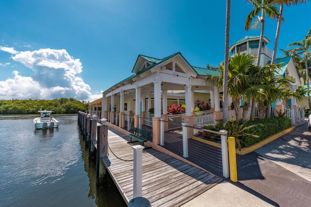 1009 Leisure Lane, Boynton Beach, FL 33426
