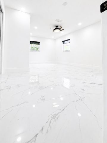 1009 Leisure Lane, Boynton Beach, FL 33426