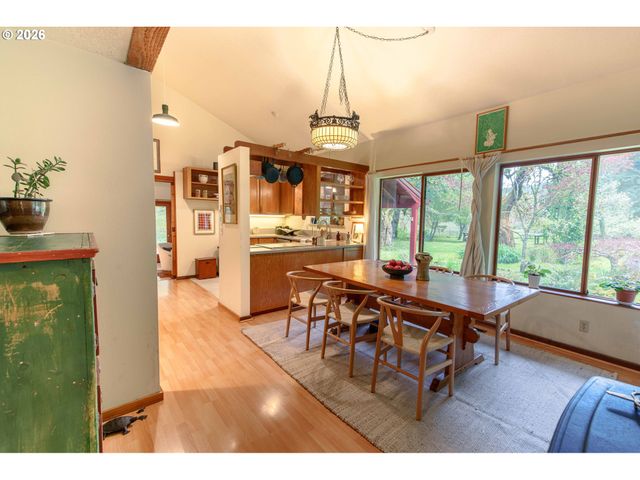 24300 Nw TIMBER Rd, Forest Grove, OR 97116