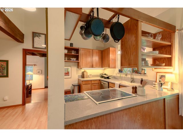 24300 Nw TIMBER Rd, Forest Grove, OR 97116