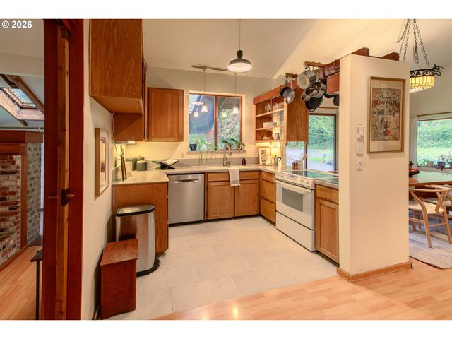24300 Nw TIMBER Rd, Forest Grove, OR 97116