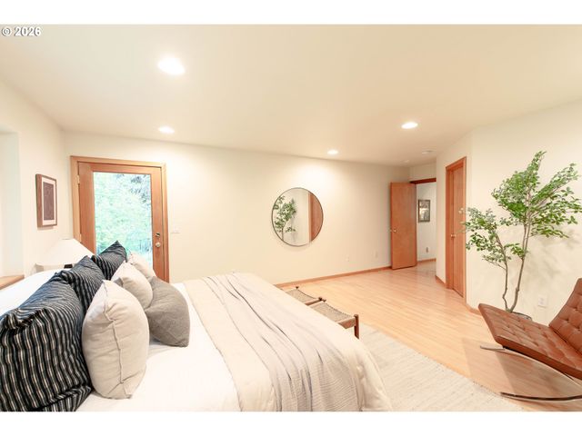 24300 Nw TIMBER Rd, Forest Grove, OR 97116