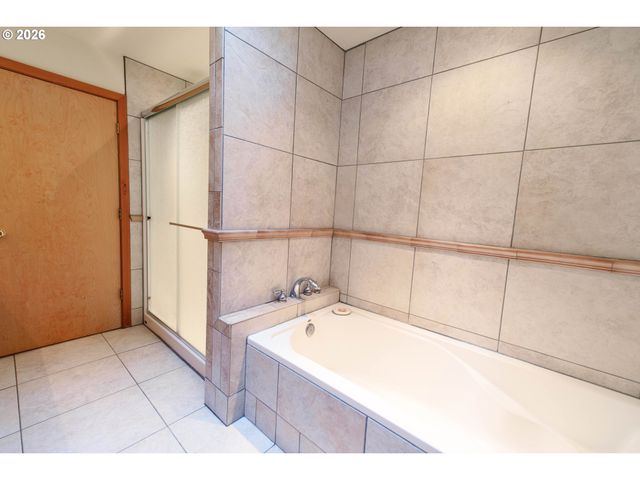 24300 Nw TIMBER Rd, Forest Grove, OR 97116